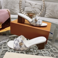 Louis Vuitton Slippers